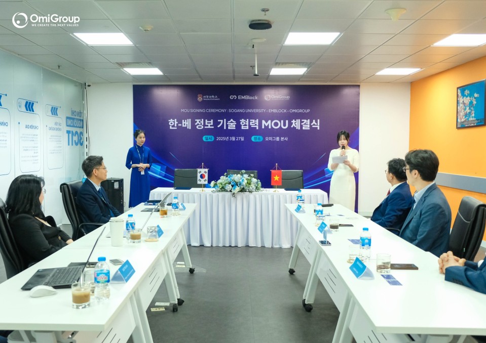 signing MOU ceremony 